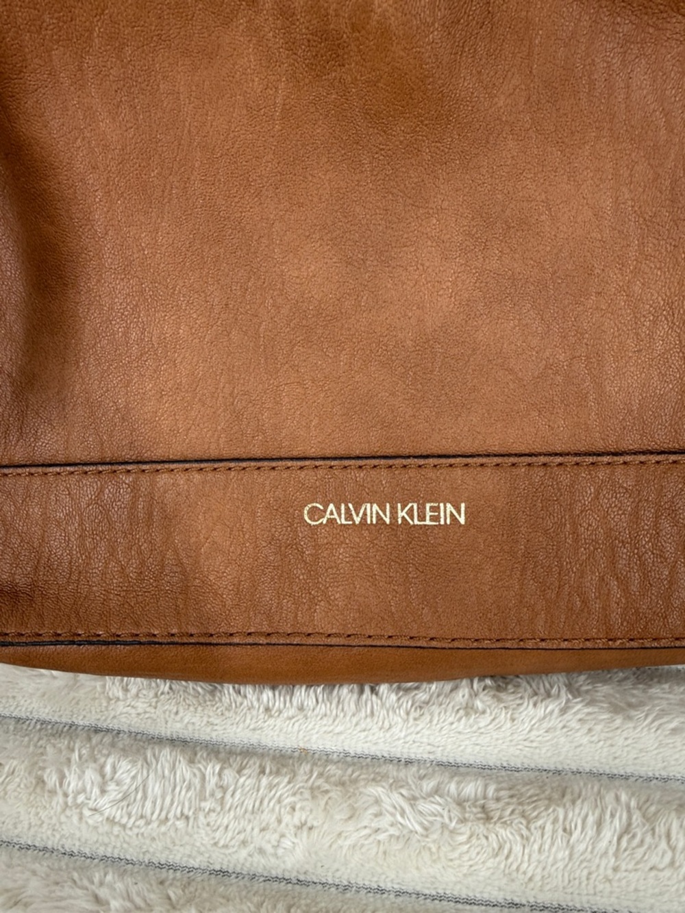 Calvin Klein Sonoma Bubble Lamb Novelty Messenger Crossbody - Picture 4 of 16